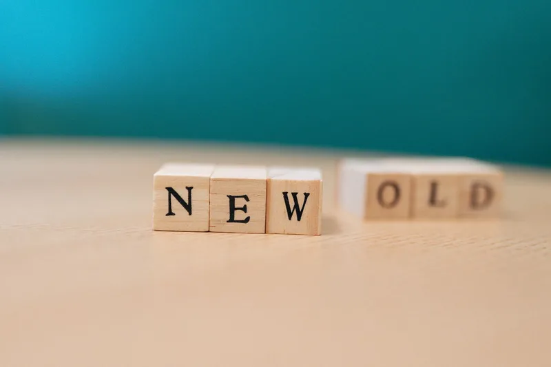 401(k) vs IRA: Which Retirement Account Should You Choose? - financial planning concept