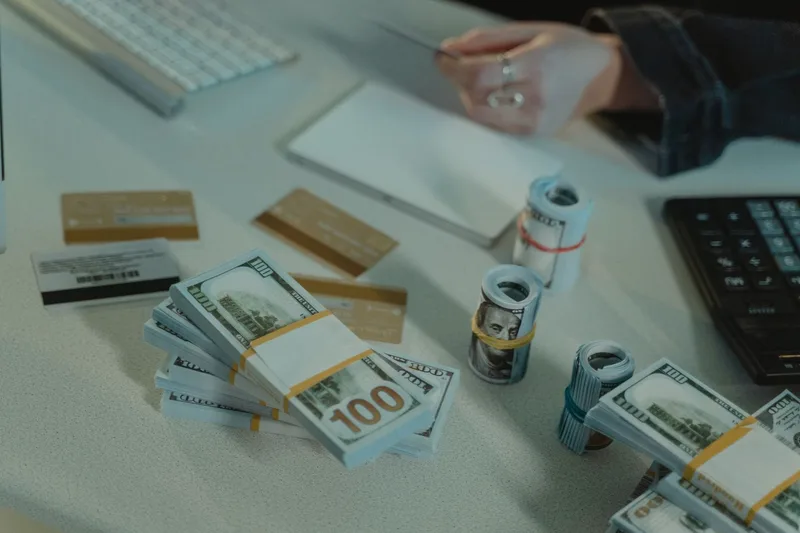 Cash Back vs Travel Rewards: Which Credit Card Type Is Right for You? - financial planning concept