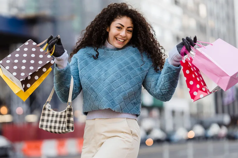 Consumer Confidence and Spending: Reading the Economic Signals - financial planning concept