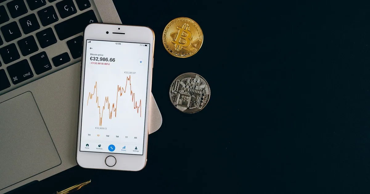 Crypto Wallets Explained: Hot vs Cold Storage for US Investors - US personal finance guide