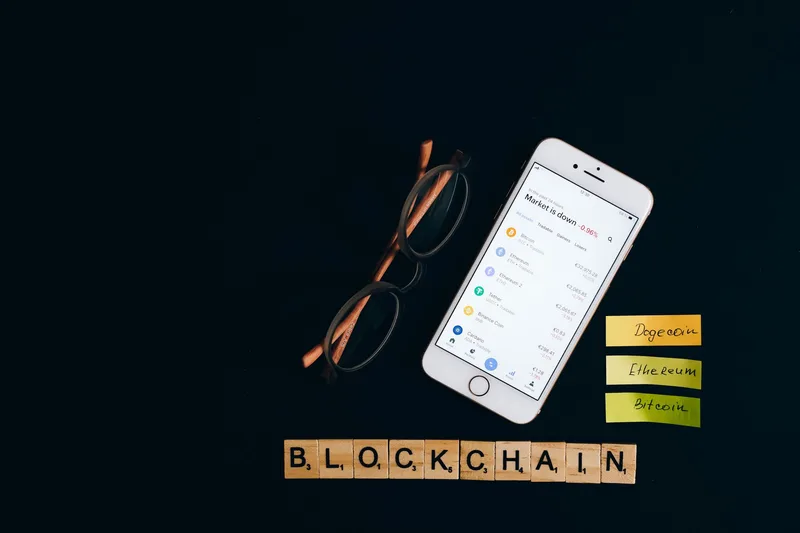 Crypto Wallets Explained: Hot vs Cold Storage for US Investors - financial planning concept