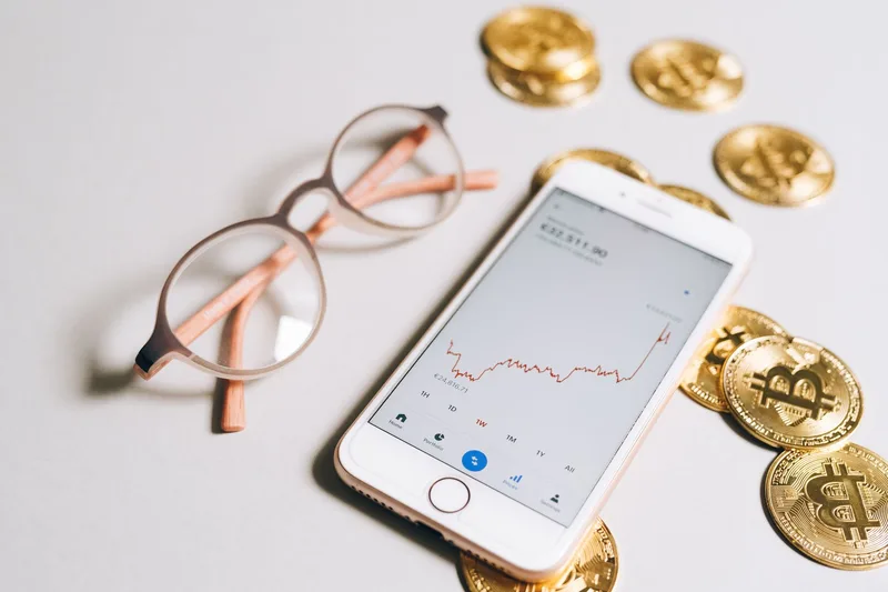 Crypto Wallets Explained: Hot vs Cold Storage for US Investors - financial planning concept