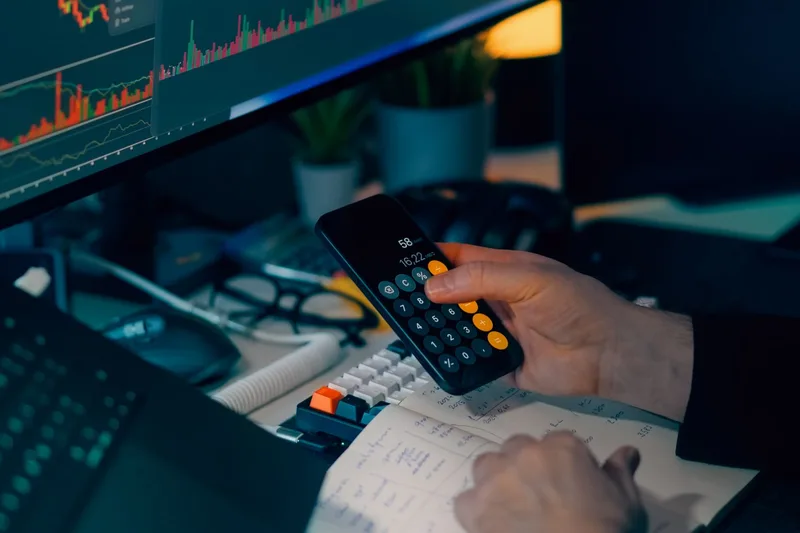Cryptocurrency Taxes in the US: What the IRS Requires in 2026 - financial planning concept