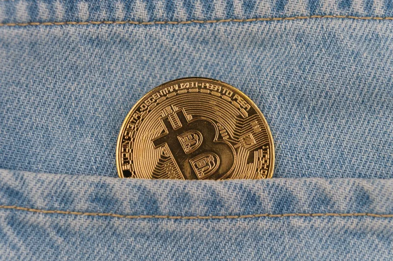 Cryptocurrency Taxes in the US: What the IRS Requires in 2026 - financial planning concept