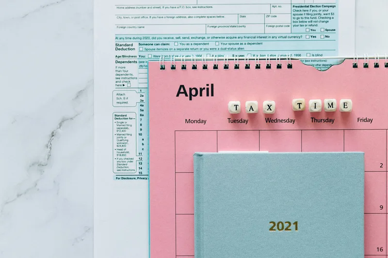 Estimated Quarterly Taxes: A Guide for Self-Employed Americans - financial planning concept