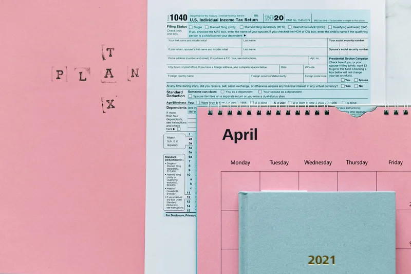 Estimated Quarterly Taxes: A Guide for Self-Employed Americans - financial planning concept