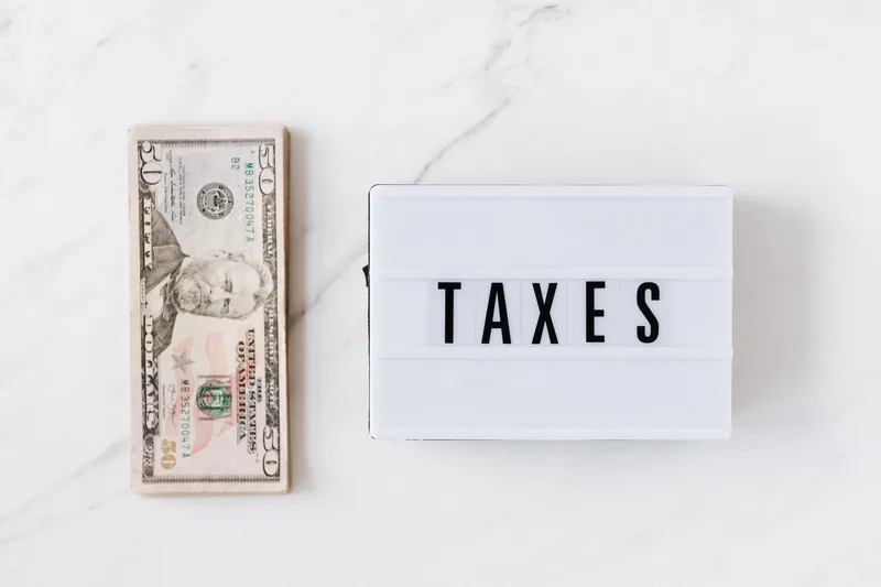 Estimated Quarterly Taxes: A Guide for Self-Employed Americans - financial planning concept