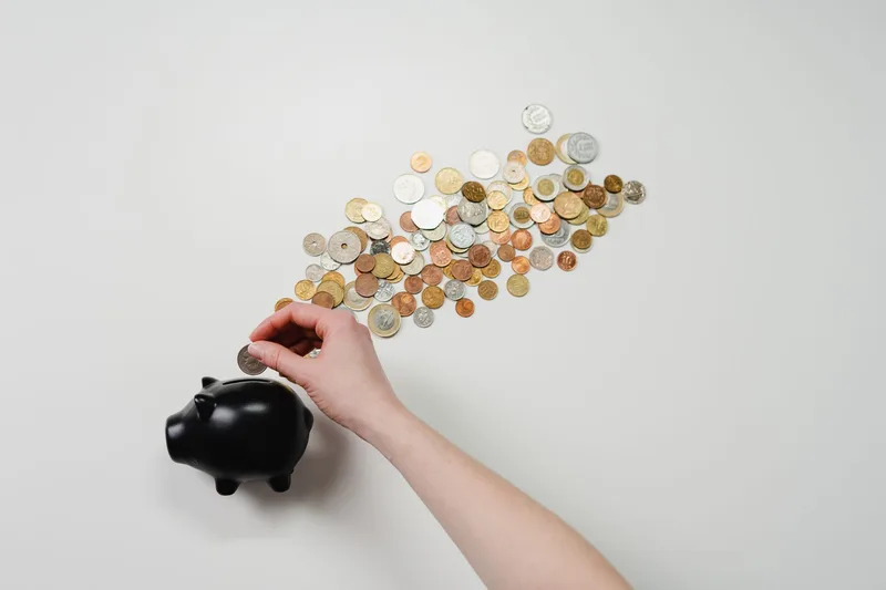 10 Financial Habits That Separate Wealthy Americans from Everyone Else - financial planning concept