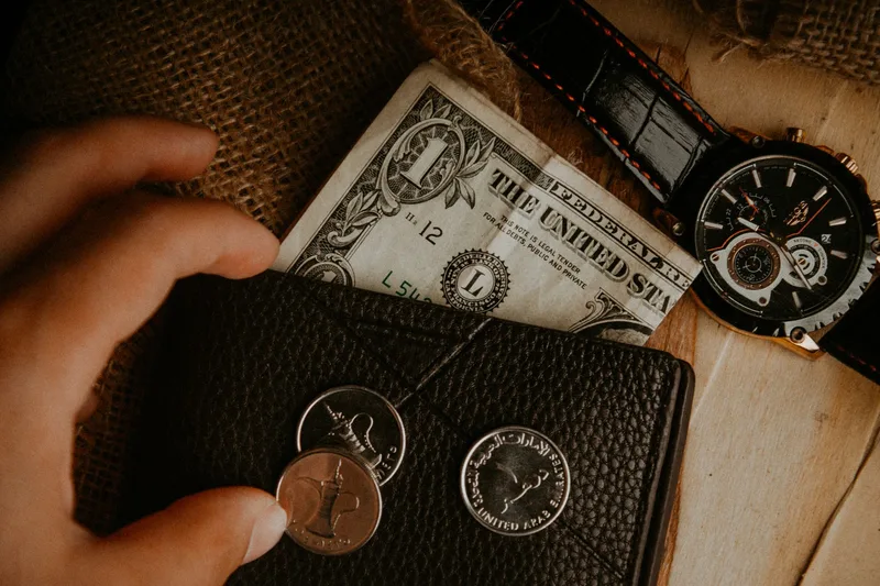 10 Financial Habits That Separate Wealthy Americans from Everyone Else - financial planning concept
