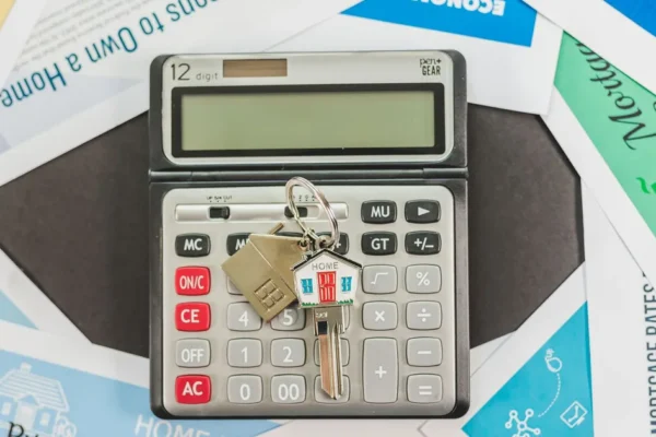 Home Equity Loans vs HELOCs: Which Should You Choose?