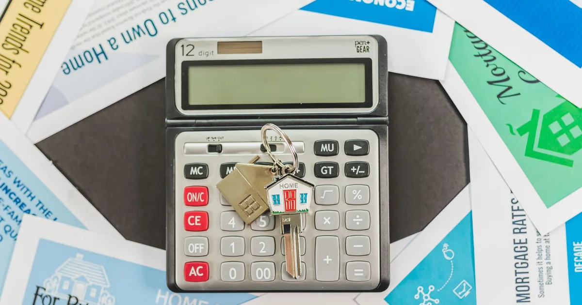 Home Equity Loans vs HELOCs: Which Should You Choose? - US personal finance guide