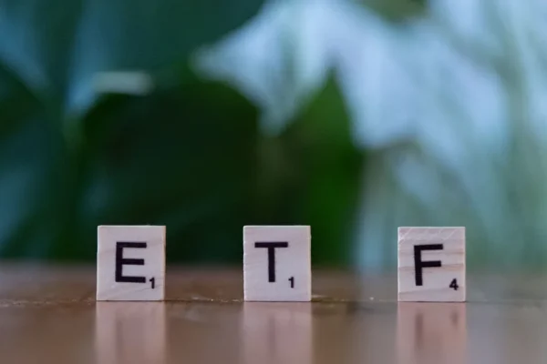 Index Funds vs ETFs: Which Is Better for American Investors?
