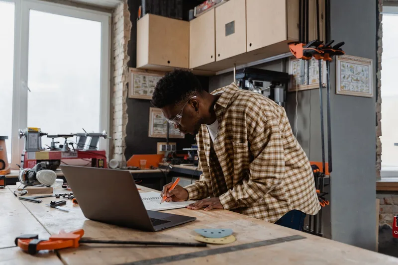 25 Legitimate Side Hustles Americans Are Using to Earn Extra Income in 2026 - financial planning concept