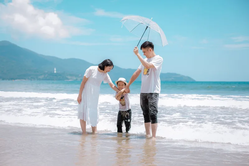 Life Insurance Basics: Term vs Whole Life for American Families - financial planning concept