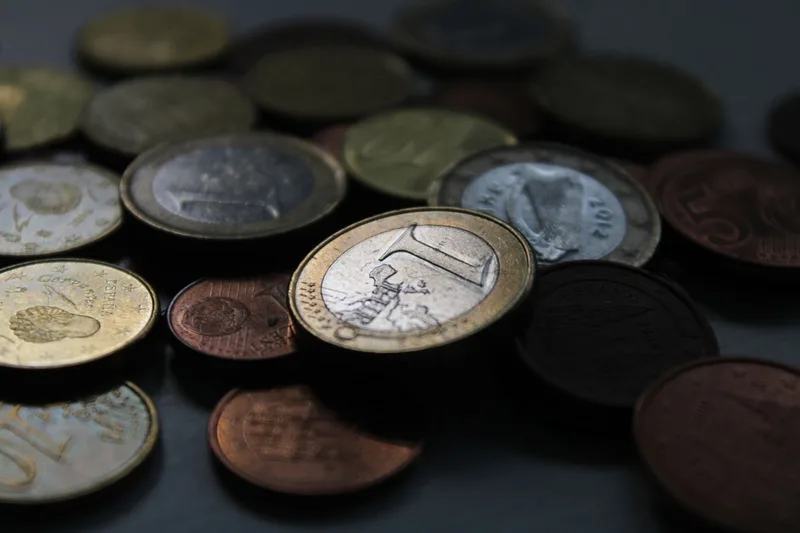 Minimum Wage Debate: How It Affects Workers and the Economy - financial planning concept