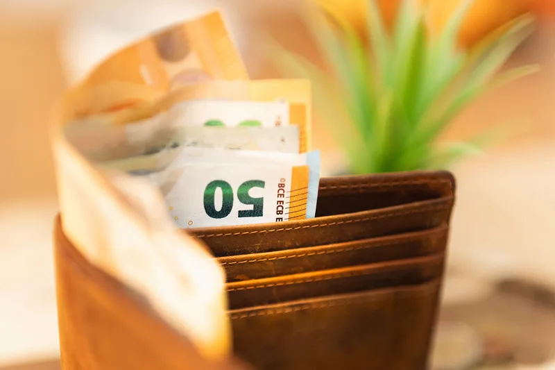 Minimum Wage Debate: How It Affects Workers and the Economy - financial planning concept