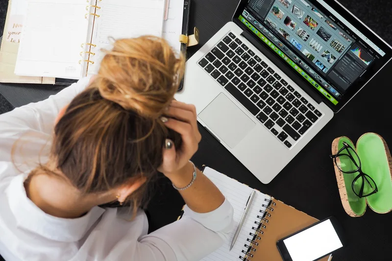 From Side Hustle to Full-Time: When and How to Make the Leap - financial planning concept