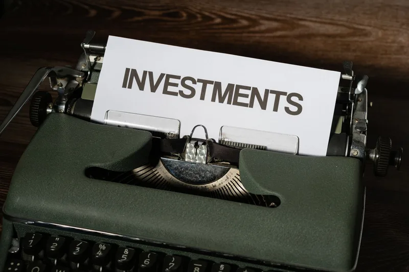 How to Start Investing With $100: A Step-by-Step Guide for Beginners - financial planning concept