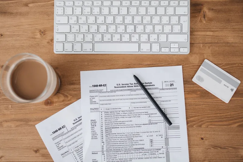 Tax Credits vs Tax Deductions: What's the Difference and Why It Matters - financial planning concept