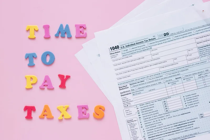 Tax Tips for Side Hustlers: What Every 1099 Worker Needs to Know - financial planning concept