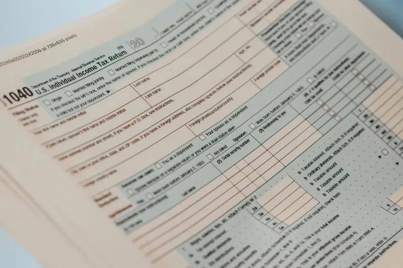 Tax Tips for Side Hustlers: What Every 1099 Worker Needs to Know - financial planning concept