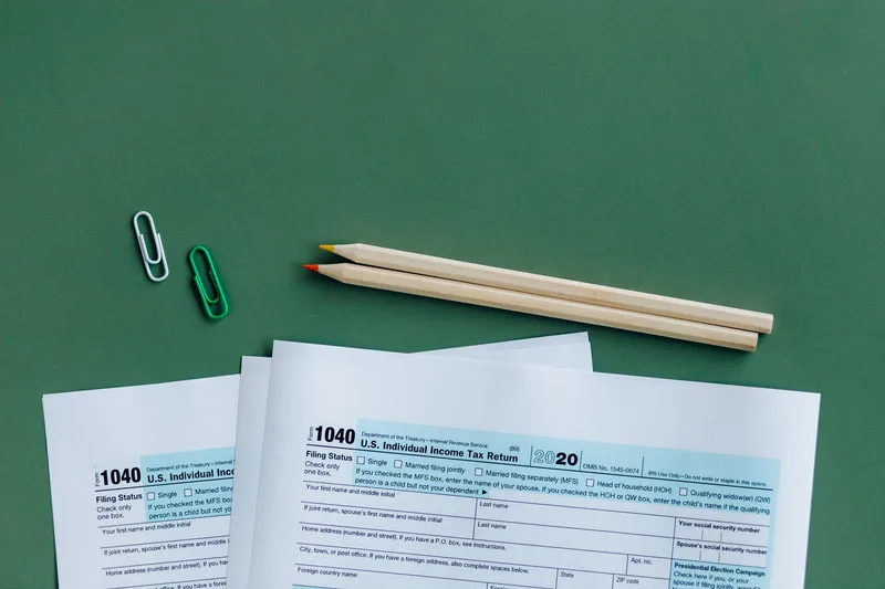 Tax Tips for Side Hustlers: What Every 1099 Worker Needs to Know - financial planning concept