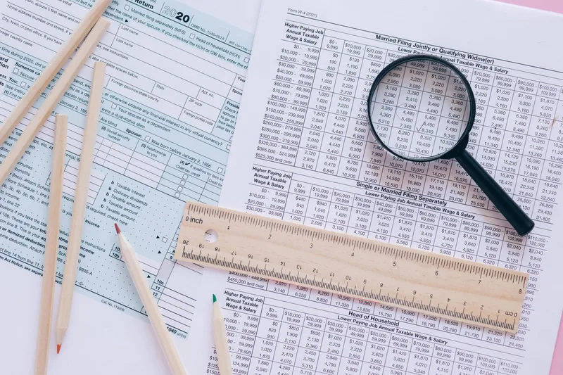 Understanding US Tax Brackets: How Federal Income Tax Works in 2026 - financial planning concept