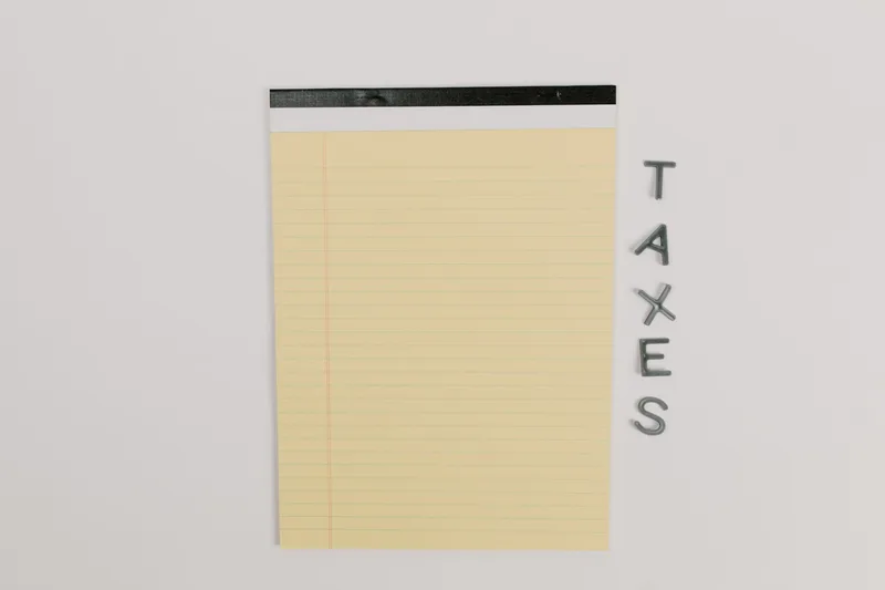 Understanding US Tax Brackets: How Federal Income Tax Works in 2026 - financial planning concept