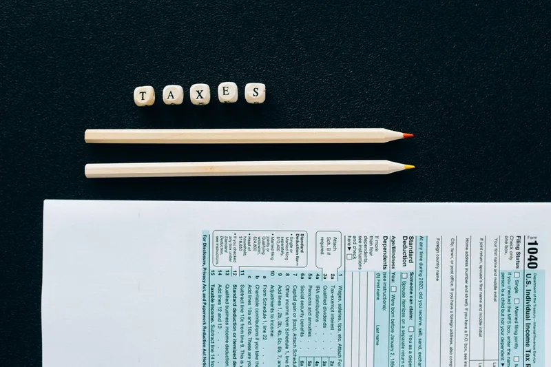 Understanding US Tax Brackets: How Federal Income Tax Works in 2026 - financial planning concept