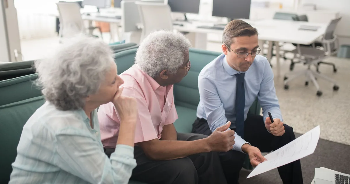 When to Hire a Financial Advisor (And When You Don't Need One) - US personal finance guide